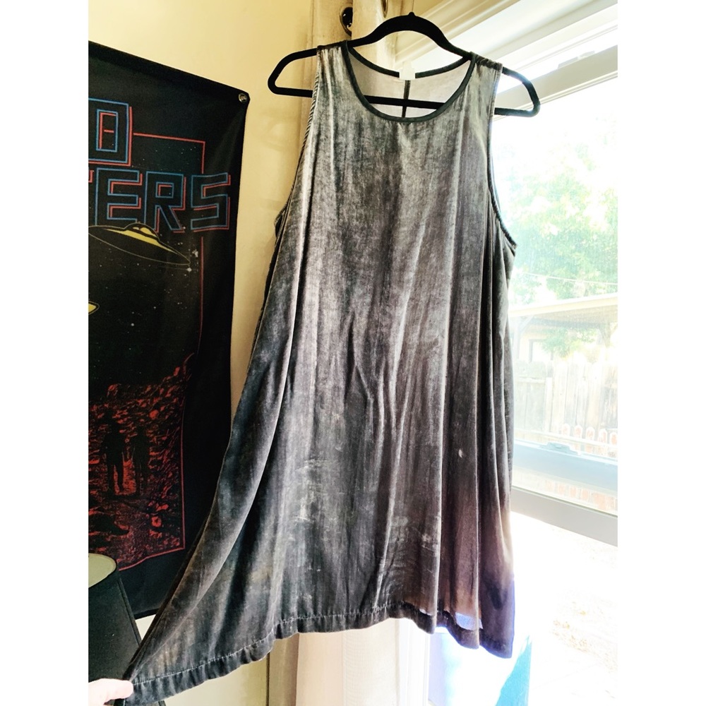 Old Navy // Velvet Shift Dress // Silver Grey